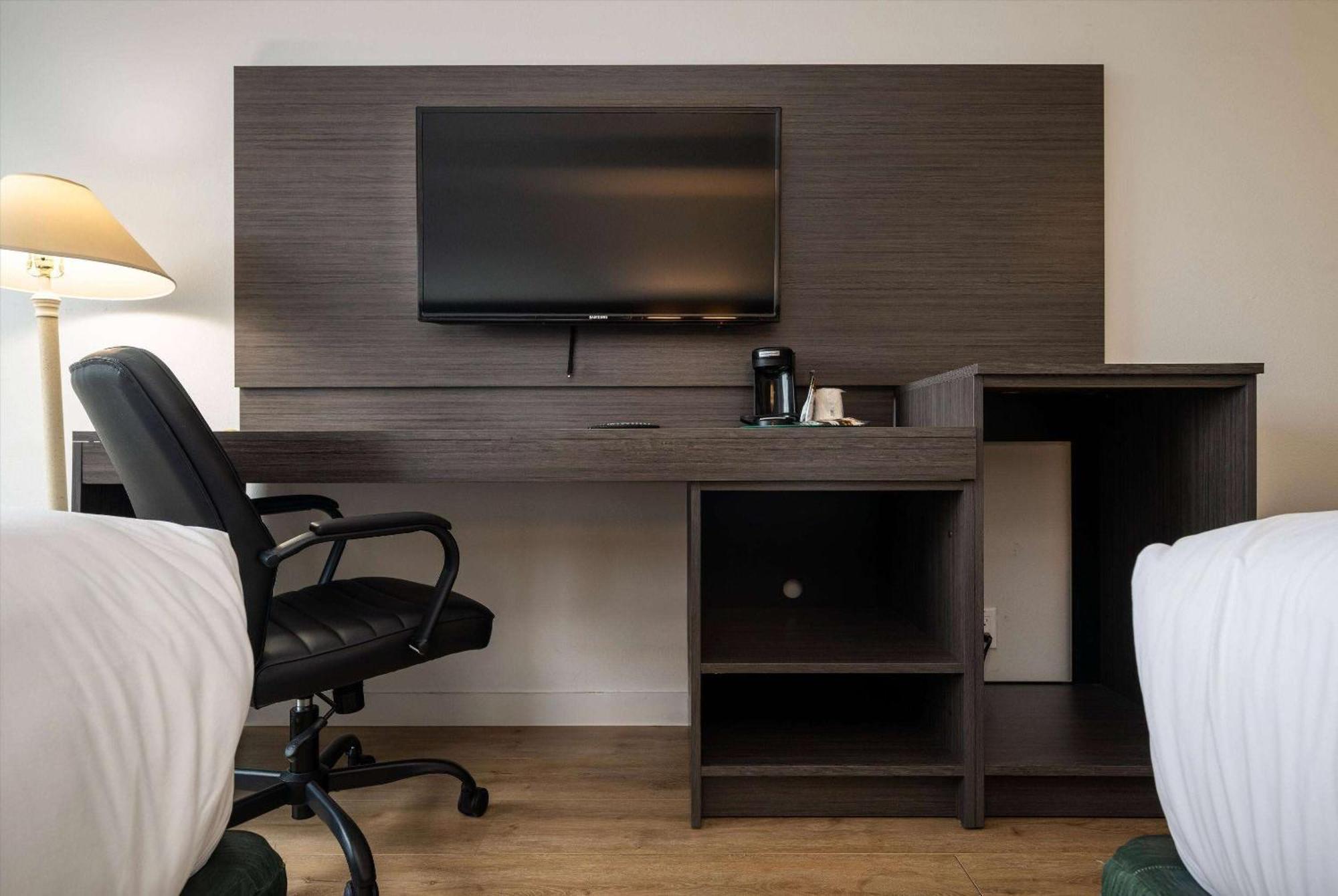 Baymont Inn & Suites By Wyndham Μπέλινγκχαμ Εξωτερικό φωτογραφία